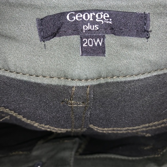 Hunter Green Jeggings - Picture 2 of 4